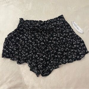 Vanilla Star Womens Juniors' printed Drawstring-Waist Tiered Shorts, Size M